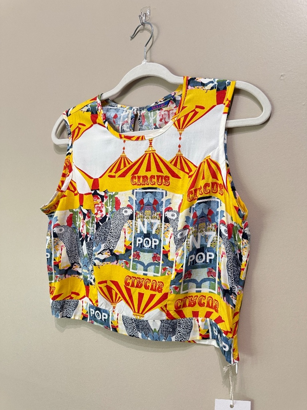 Akkriti by Pantaloons Colorful Circus Sleeveless Top Size M